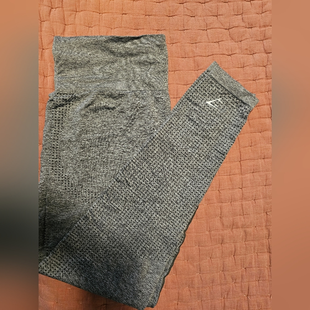 Gymshark Gray Leggings with dot design